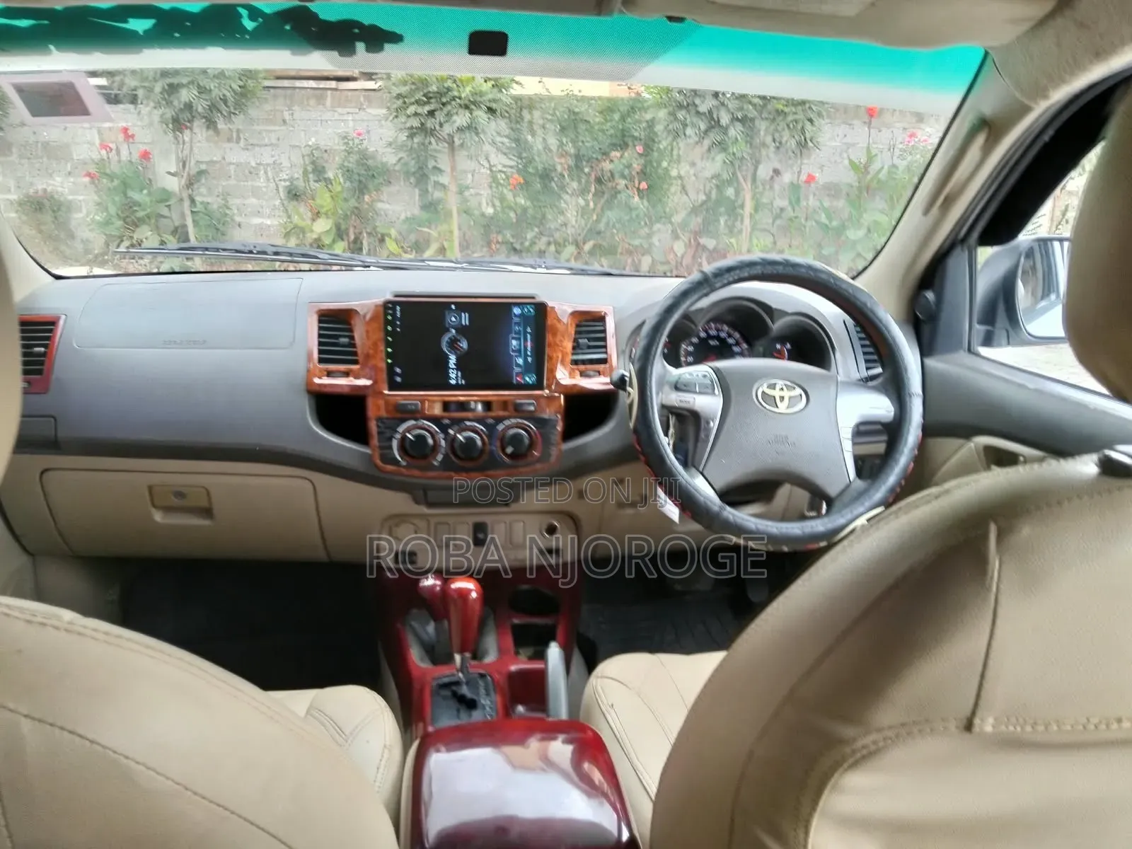 Toyota Hilux 2.5 D-4D 4X4 SRX 2011 Off white
