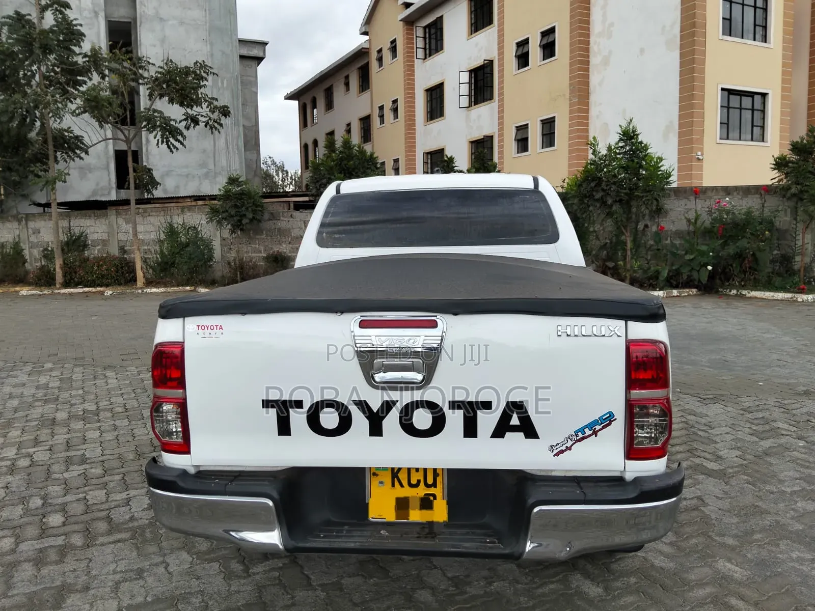 Toyota Hilux 2.5 D-4D 4X4 SRX 2011 Off white