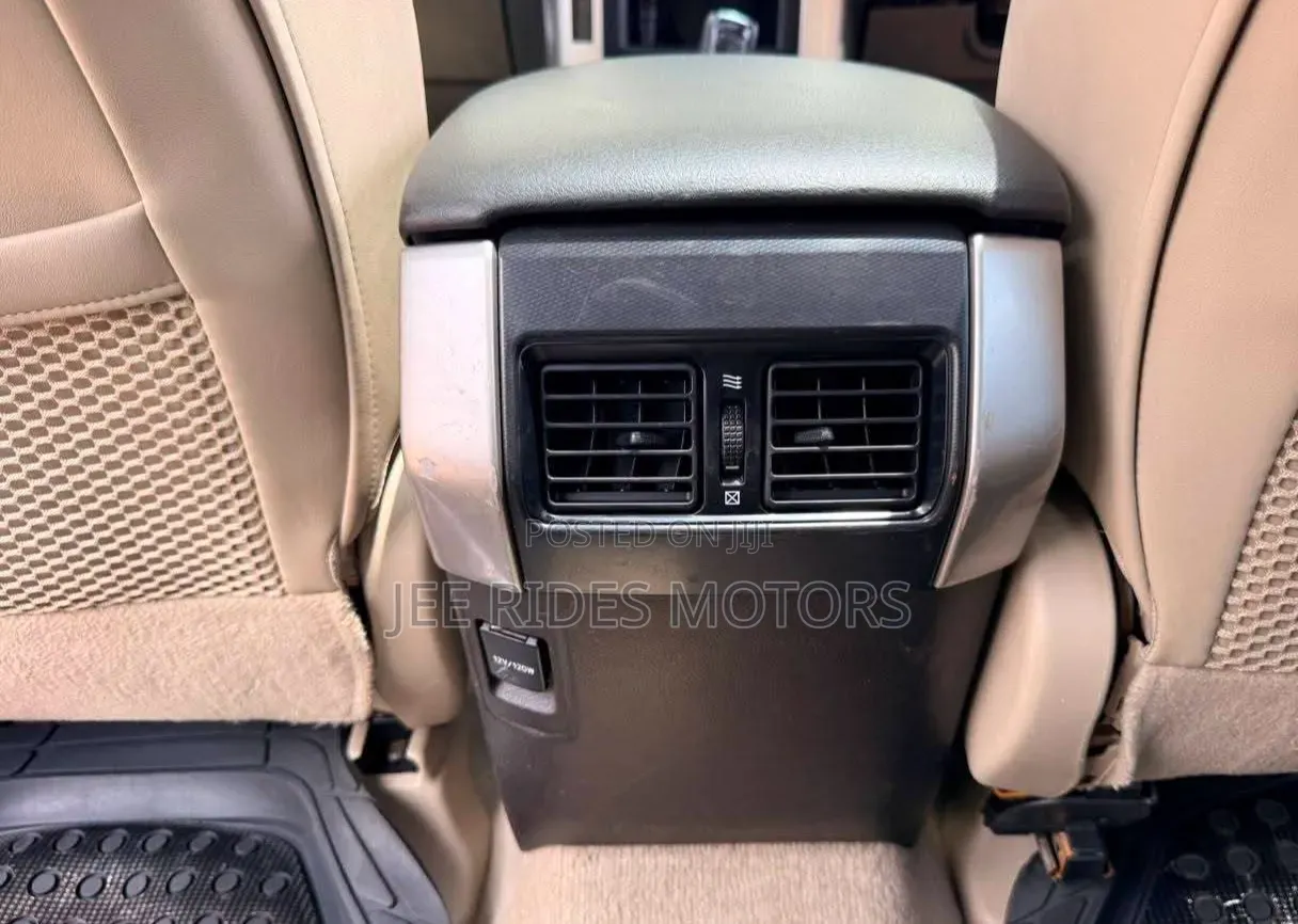 Toyota Land Cruiser Prado 2009 Off white