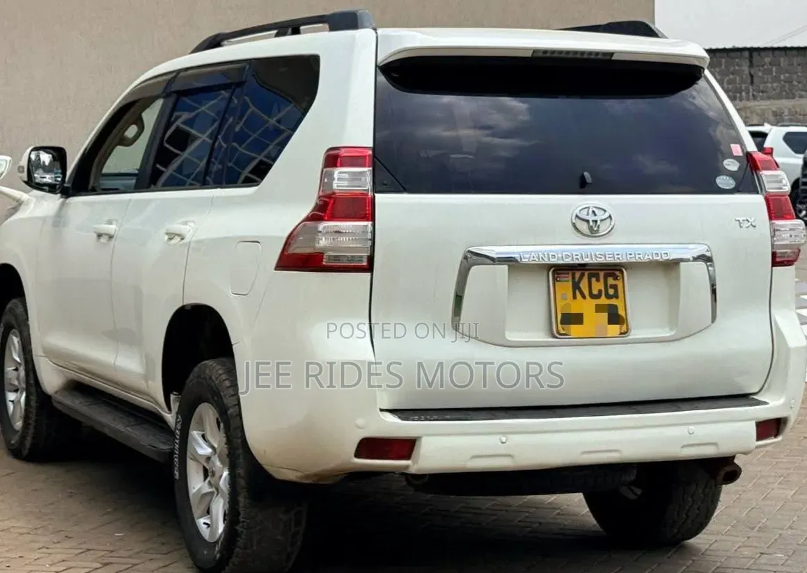 Toyota Land Cruiser Prado 2009 Off white