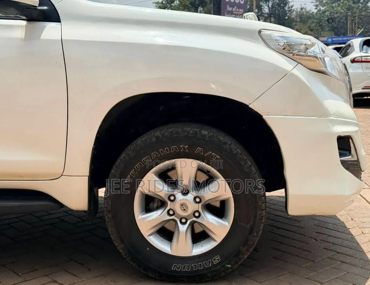 Toyota Land Cruiser Prado 2009 Off white