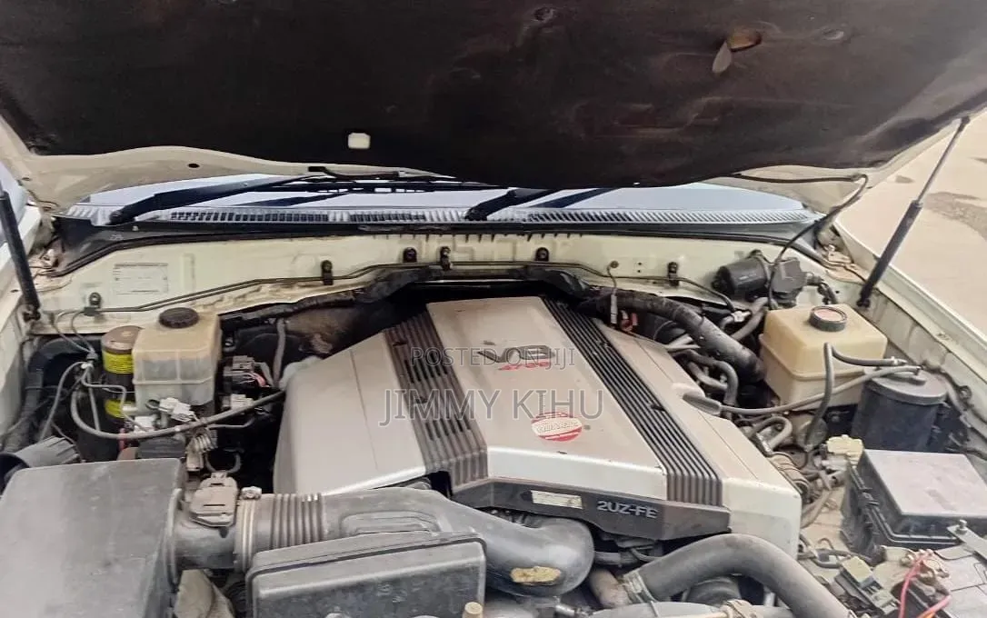Toyota Land Cruiser 2004 White