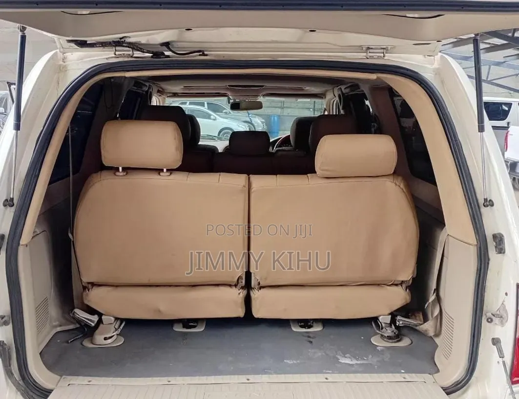 Toyota Land Cruiser 2004 White
