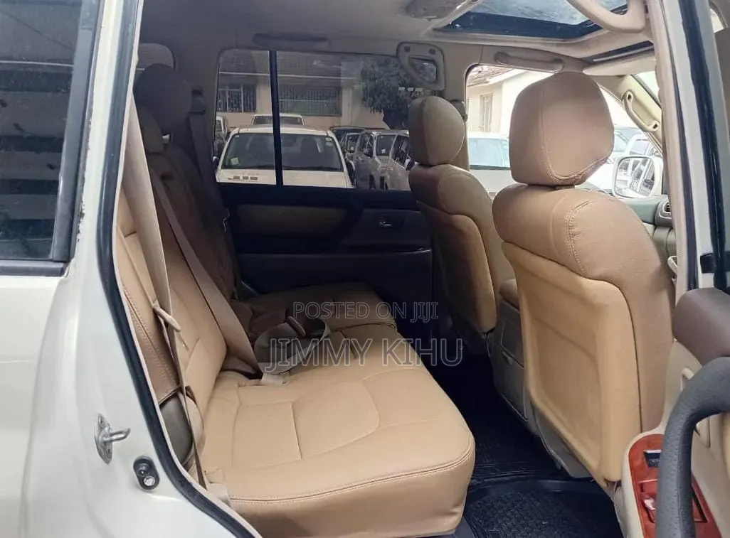 Toyota Land Cruiser 2004 White