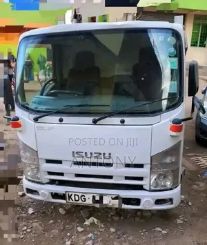 Isuzu ELF Truck 2014 White