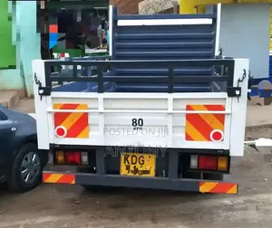 Isuzu ELF Truck 2014 White