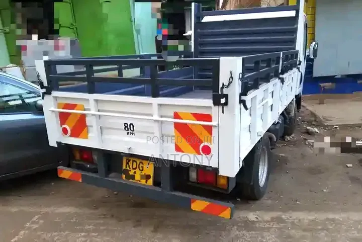 Isuzu ELF Truck 2014 White