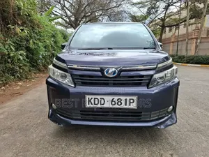 Toyota Voxy Hybrid X 2WD 7-Seater 2014 Blue