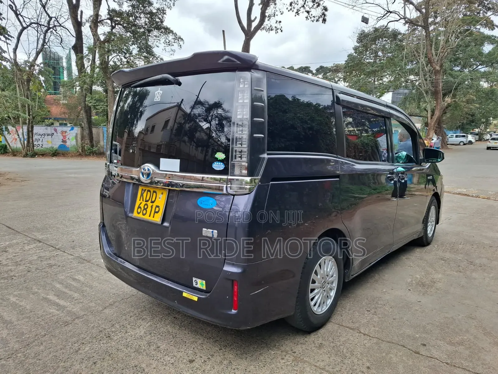 Toyota Voxy Hybrid X 2WD 7-Seater 2014 Blue