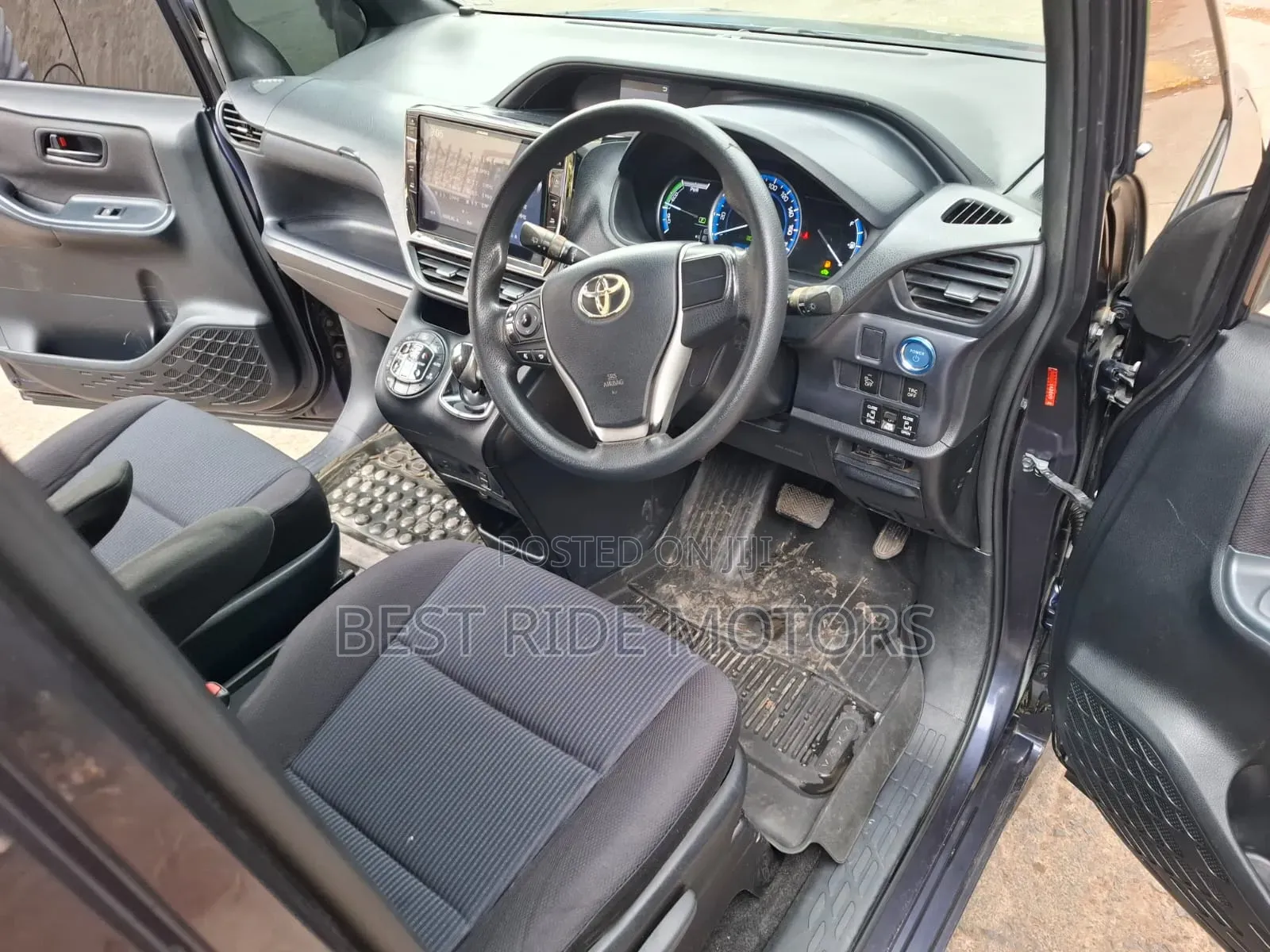 Toyota Voxy Hybrid X 2WD 7-Seater 2014 Blue