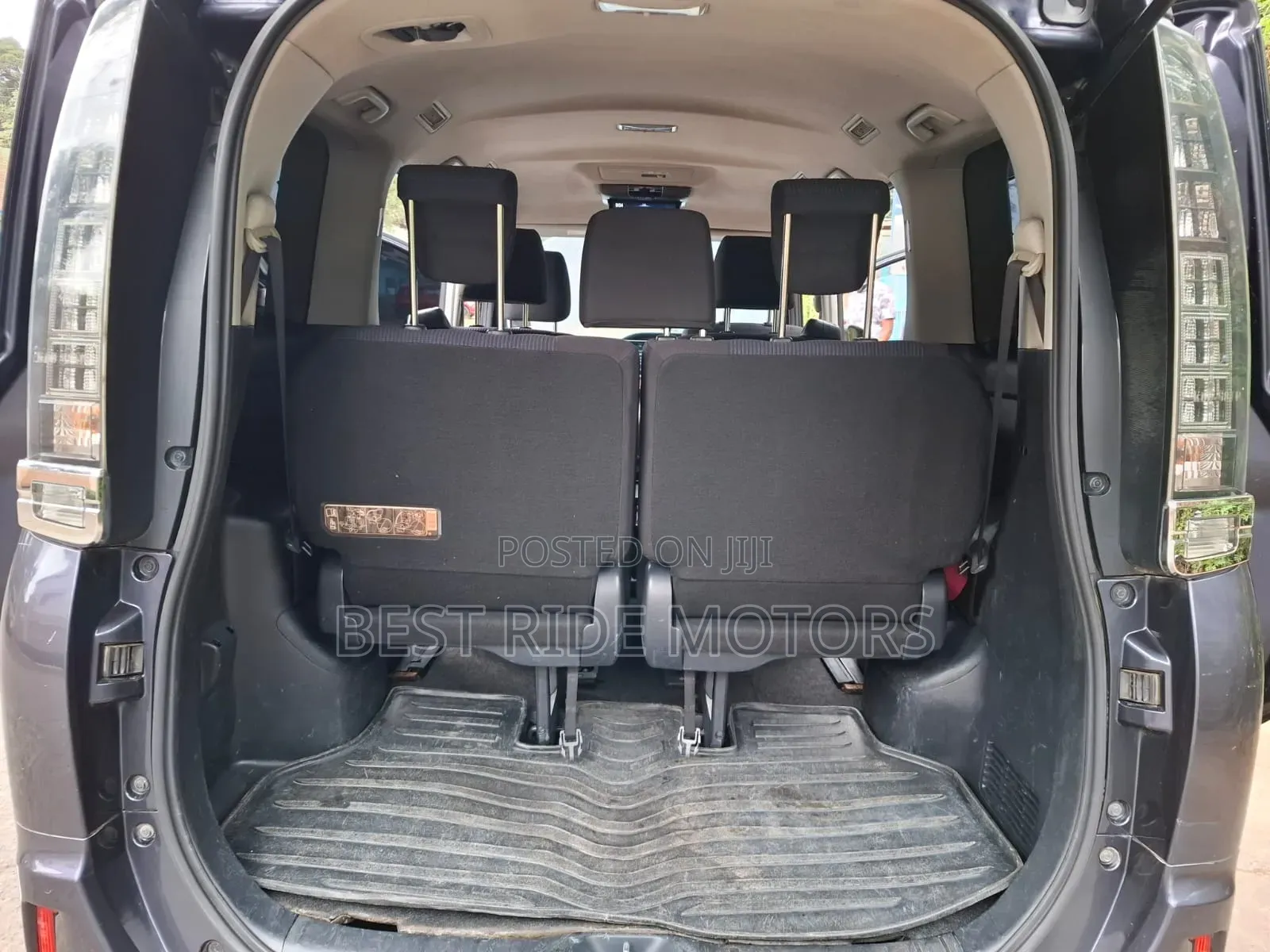 Toyota Voxy Hybrid X 2WD 7-Seater 2014 Blue