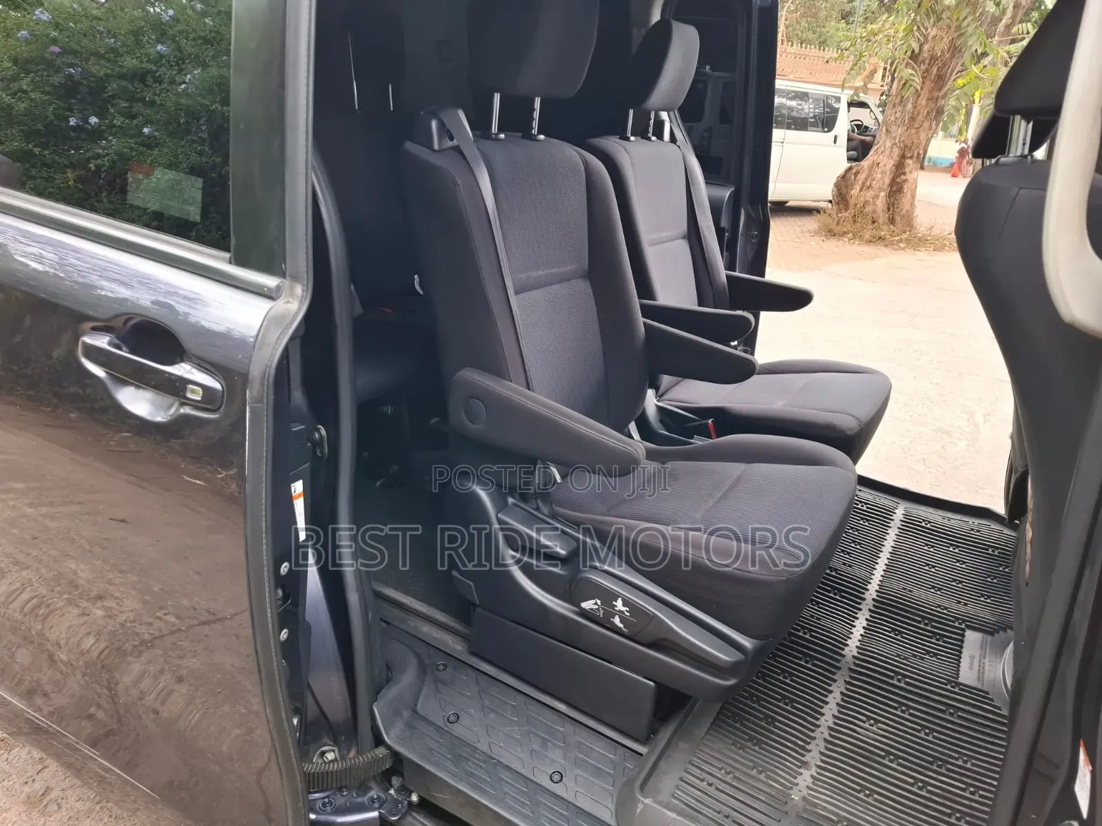 Toyota Voxy Hybrid X 2WD 7-Seater 2014 Blue