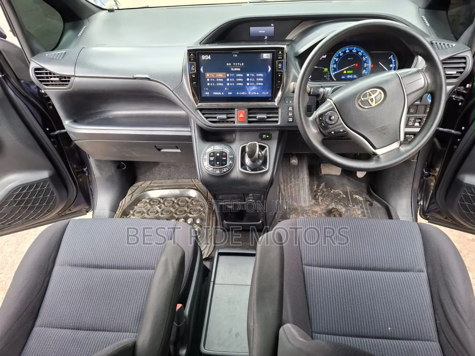 Toyota Voxy Hybrid X 2WD 7-Seater 2014 Blue