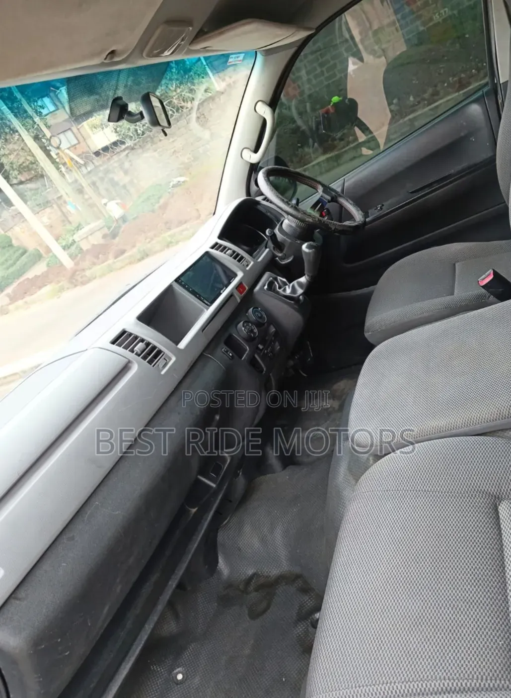 Toyota HiAce 2015 White