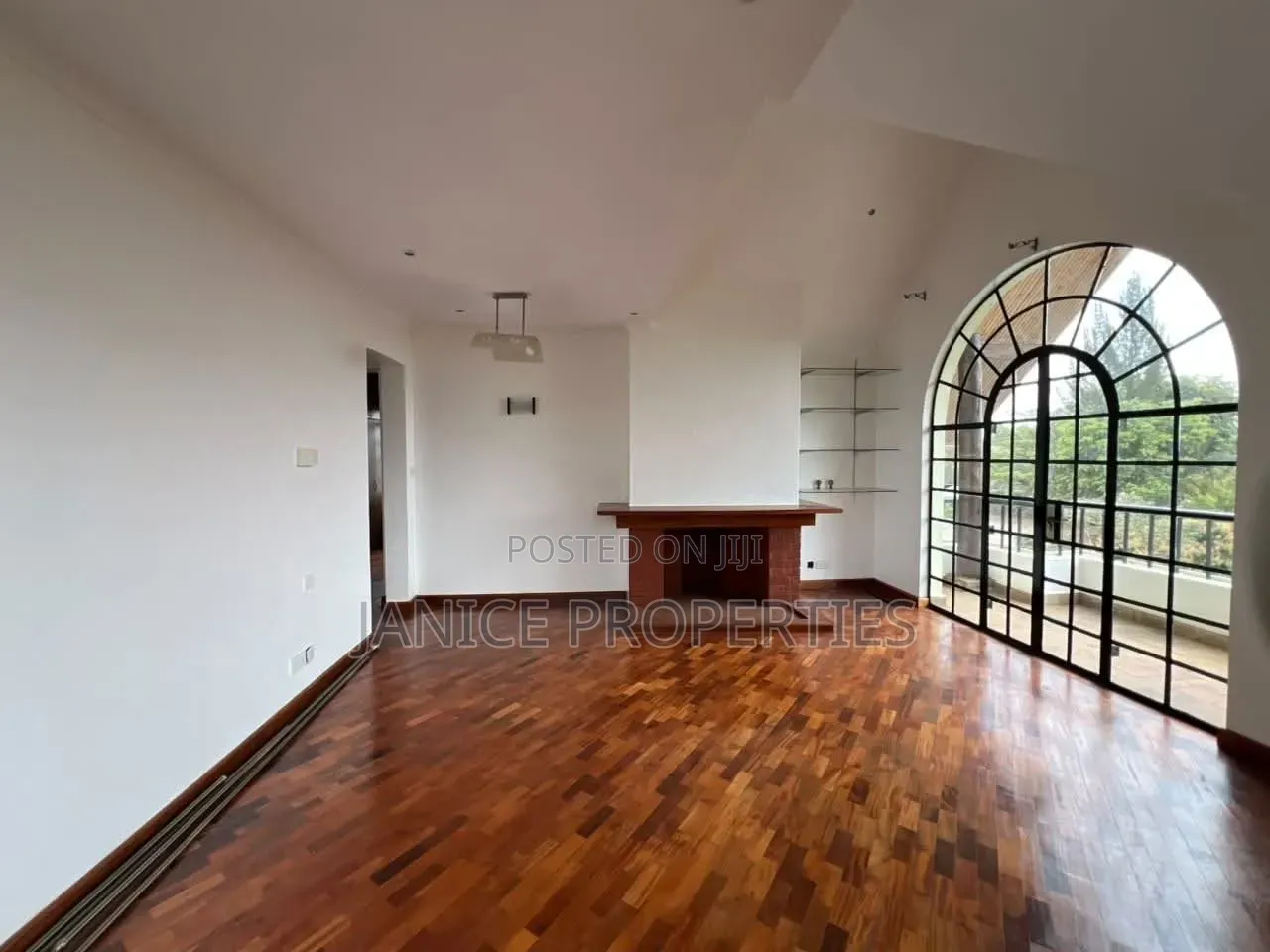 4bdrm Maisonette in 𝐆𝐚𝐫𝐝𝐞𝐧 𝐄𝐬𝐭𝐚𝐭𝐞, Mountain View for sale