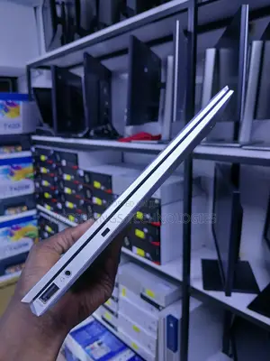Laptop HP EliteBook 1040 G8 16GB Intel Core i7 SSD 512GB