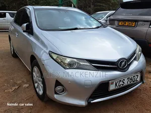 Toyota Auris 2012 Silver