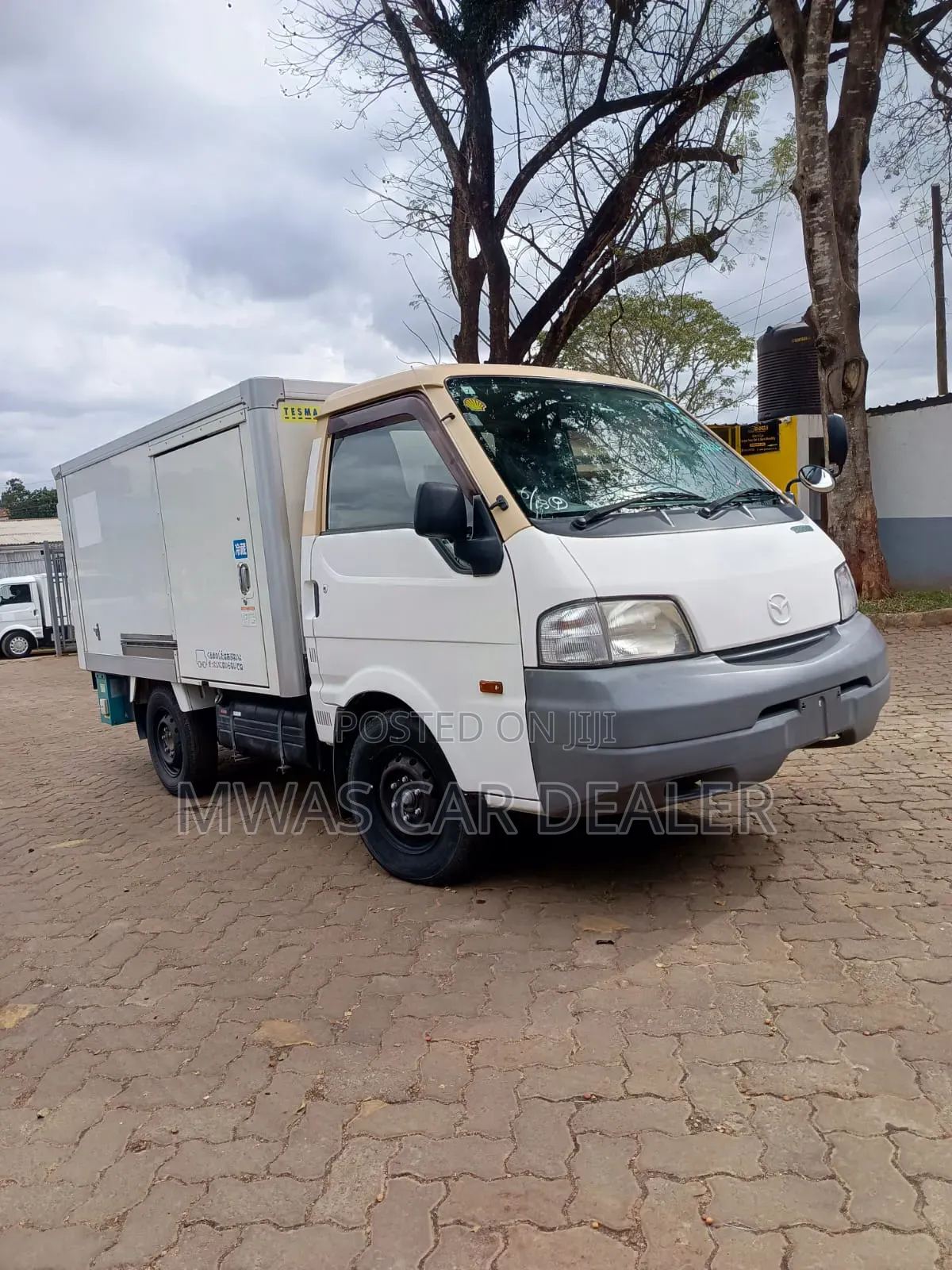 Mazda Bongo Truck Fridge
