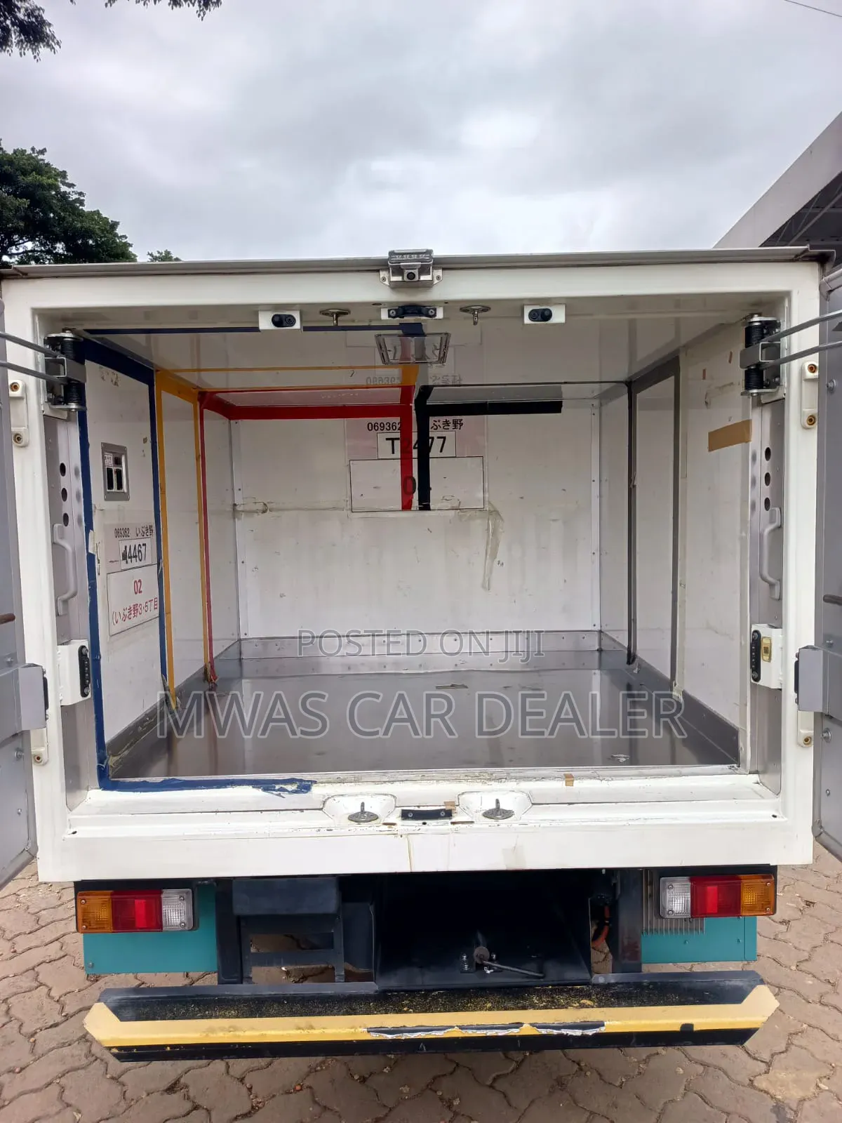 Mazda Bongo Truck Fridge