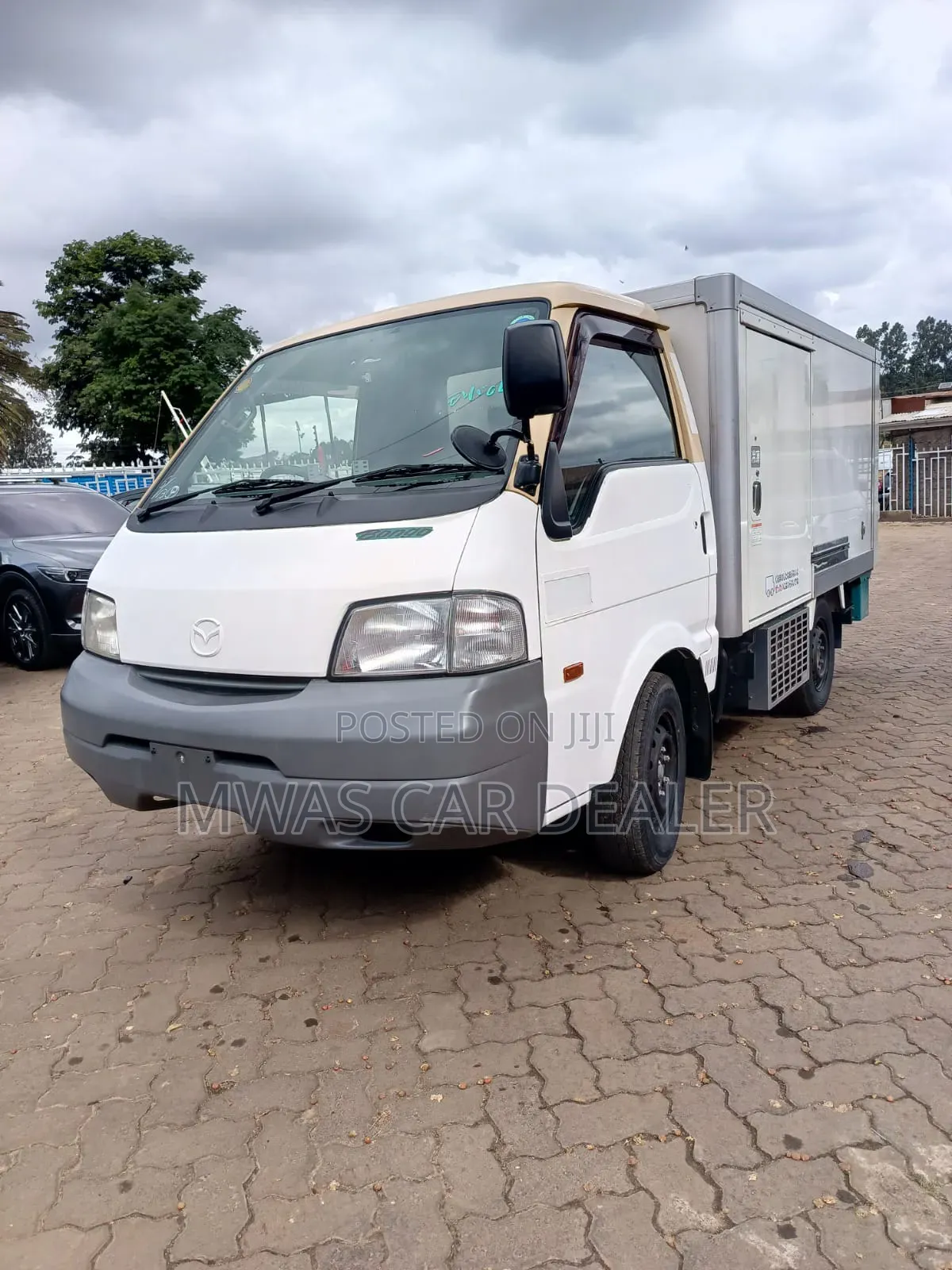 Mazda Bongo Truck Fridge