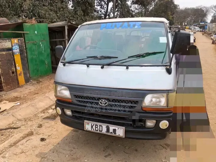 Toyota HiAce 2002 Grey