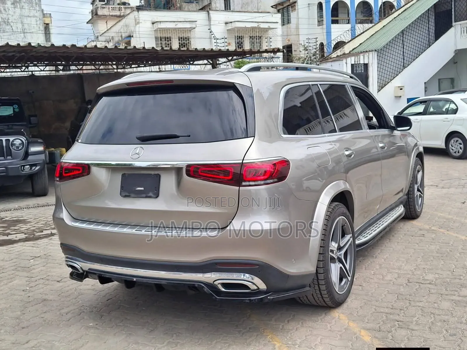 Mercedes-Benz GLS-Class GLS 400d 2022 Gold