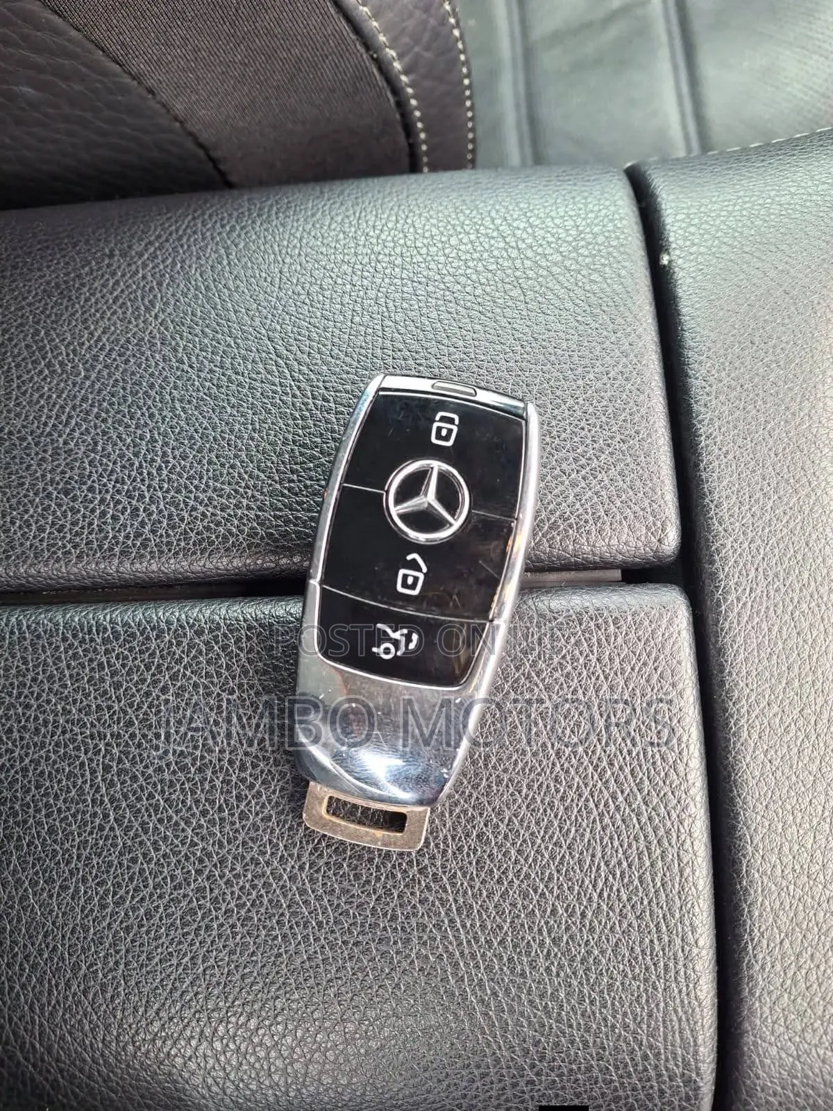 Mercedes-Benz GLS-Class GLS 400d 2022 Gold