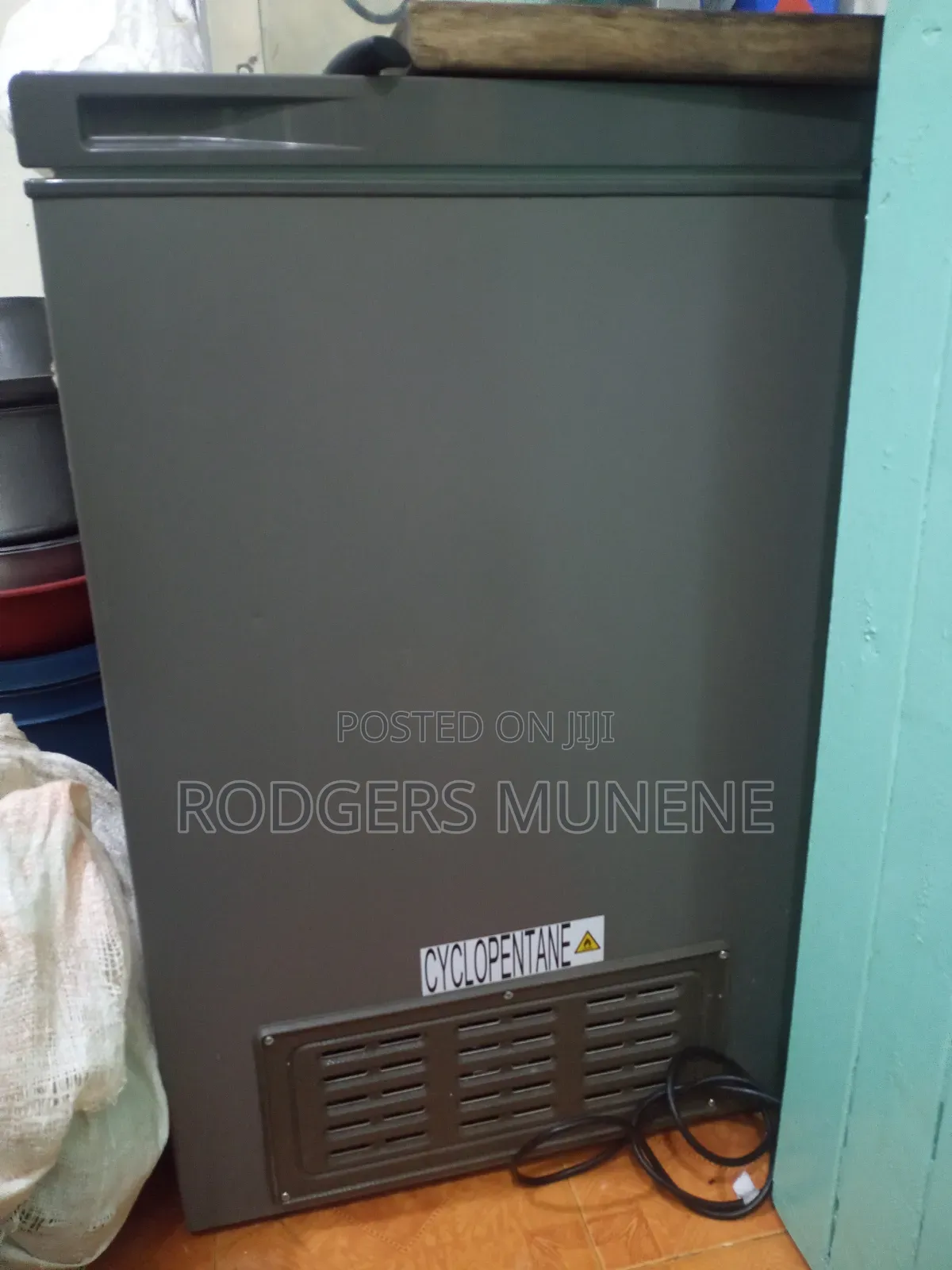 Hisense Dual Function Freezer and Refrigeration. Model FC-26DD45A