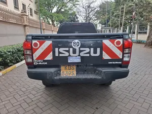 Isuzu D-MAX 2025 Gray