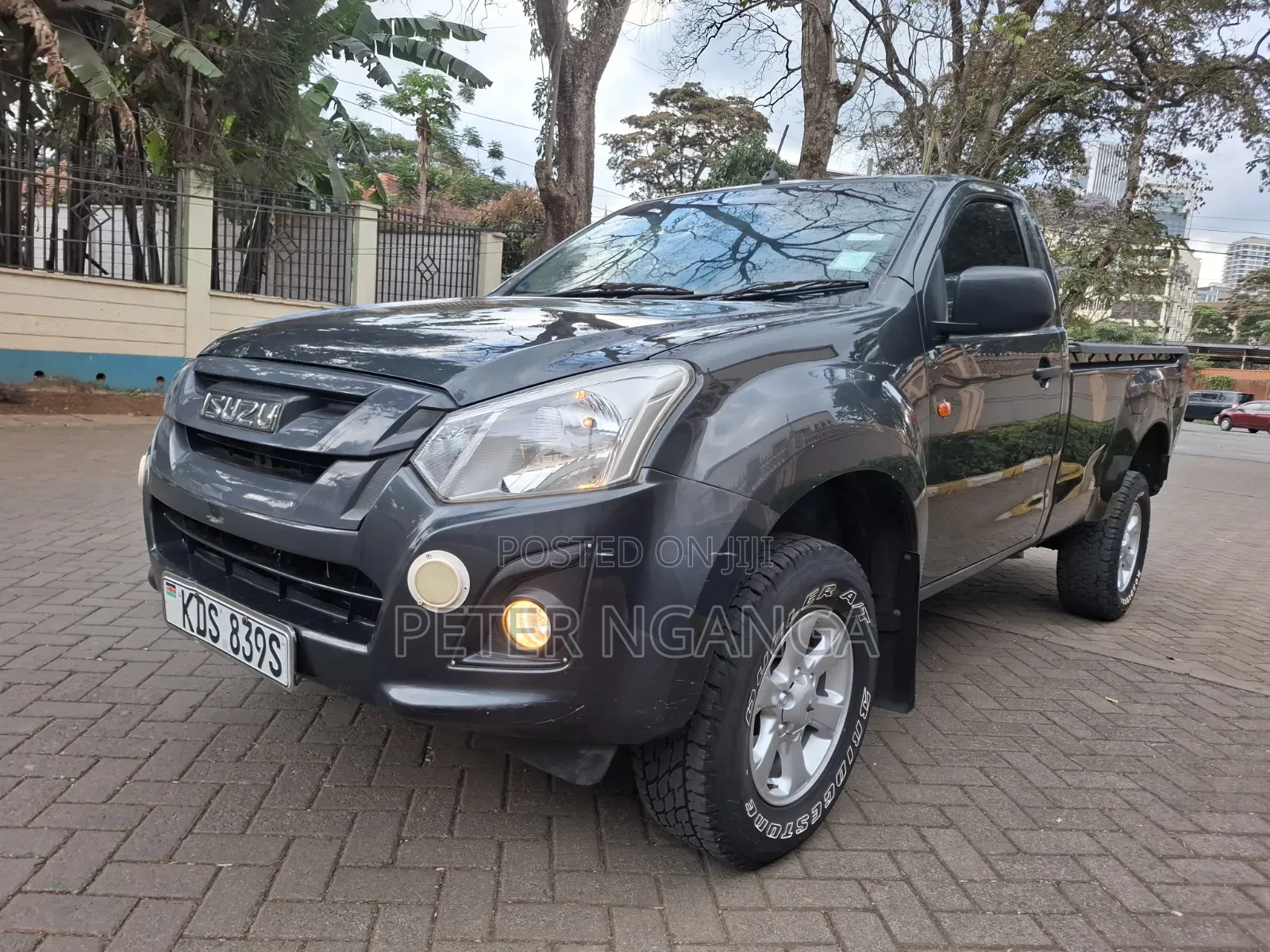 Isuzu D-MAX 2025 Gray