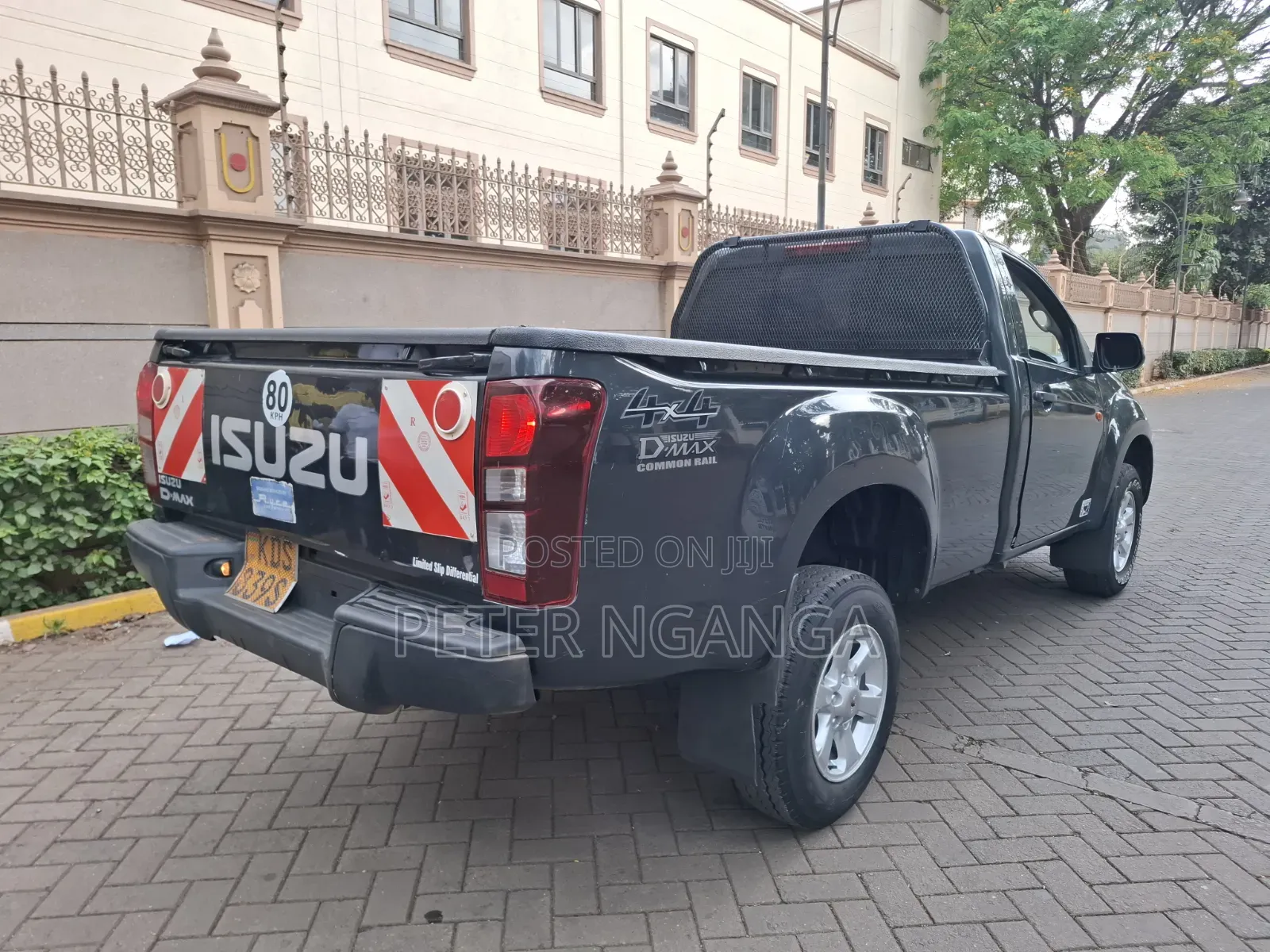 Isuzu D-MAX 2025 Gray