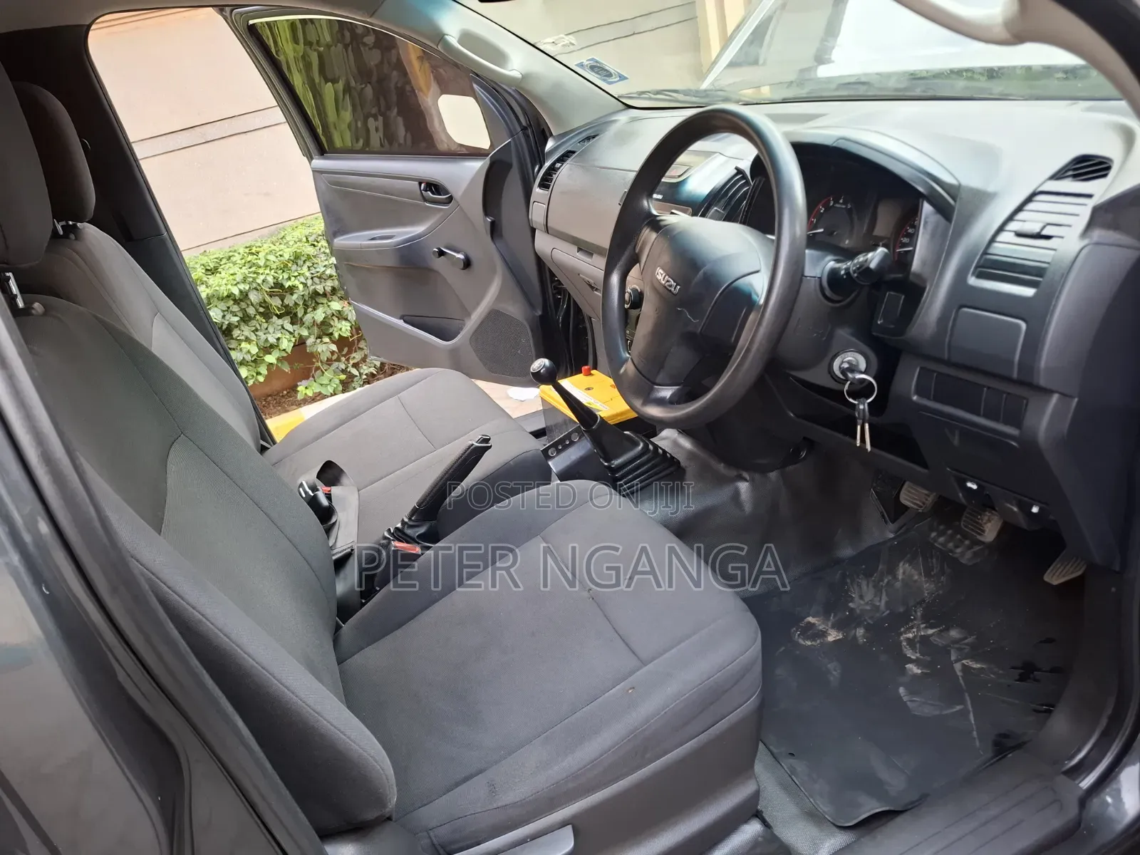 Isuzu D-MAX 2025 Gray