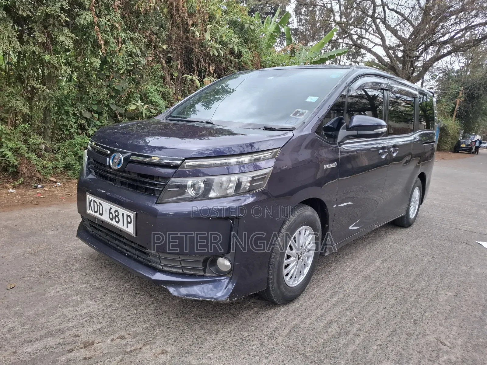 Toyota Voxy Hybrid X 2WD 7-Seater 2014 Blue