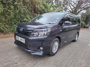 Toyota Voxy Hybrid X 2WD 7-Seater 2014 Blue