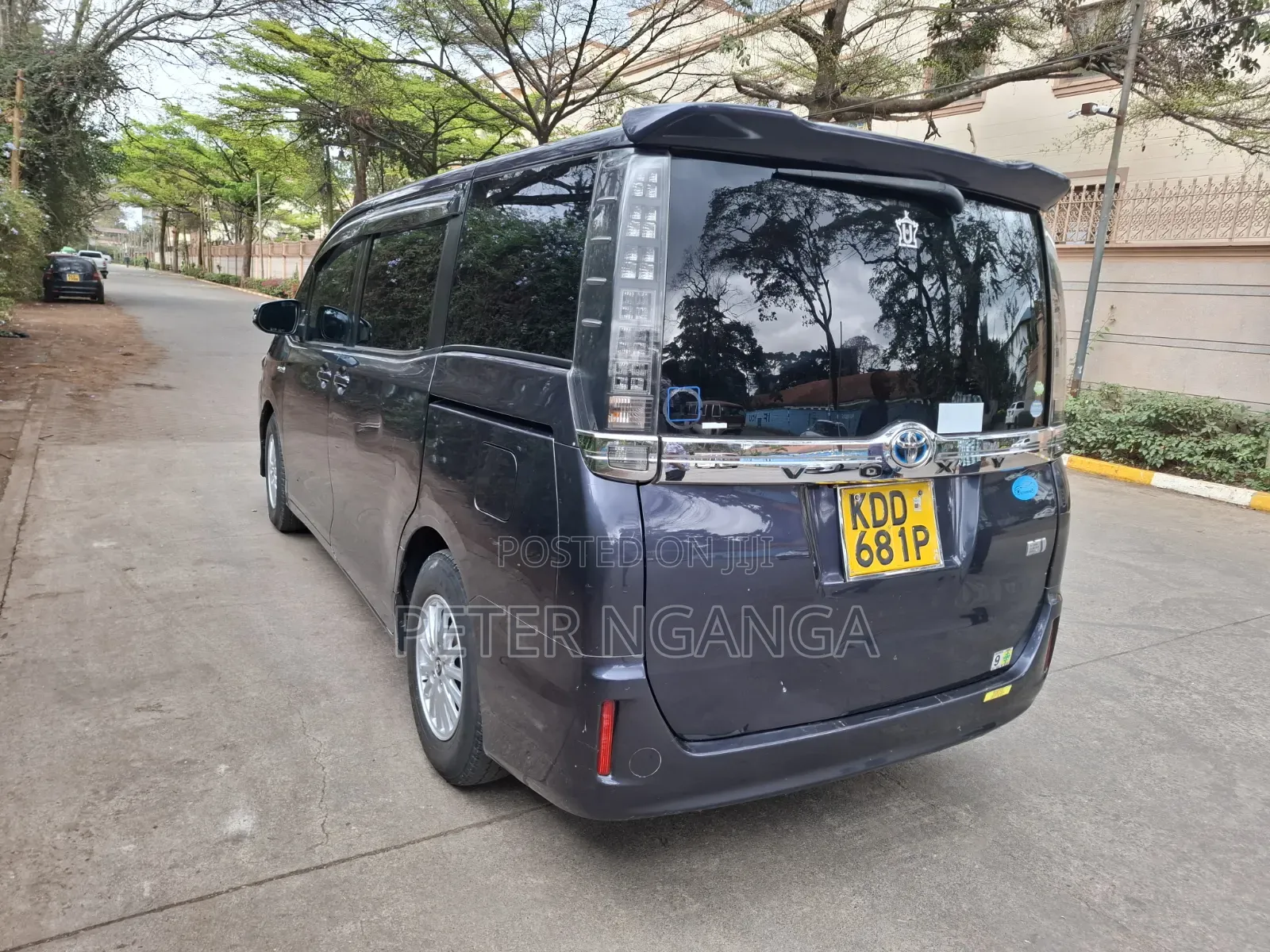 Toyota Voxy Hybrid X 2WD 7-Seater 2014 Blue