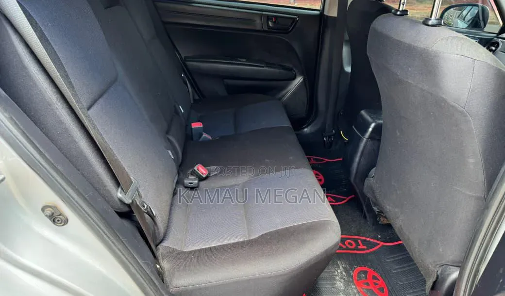 Toyota Corolla Fielder 2015 Silver