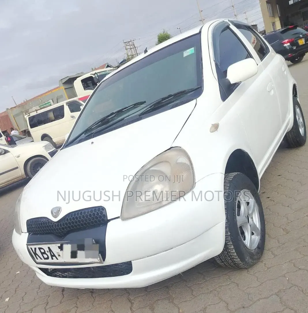 Toyota Vitz 2002 White