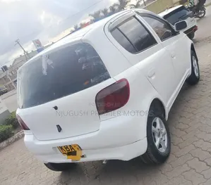Toyota Vitz 2002 White