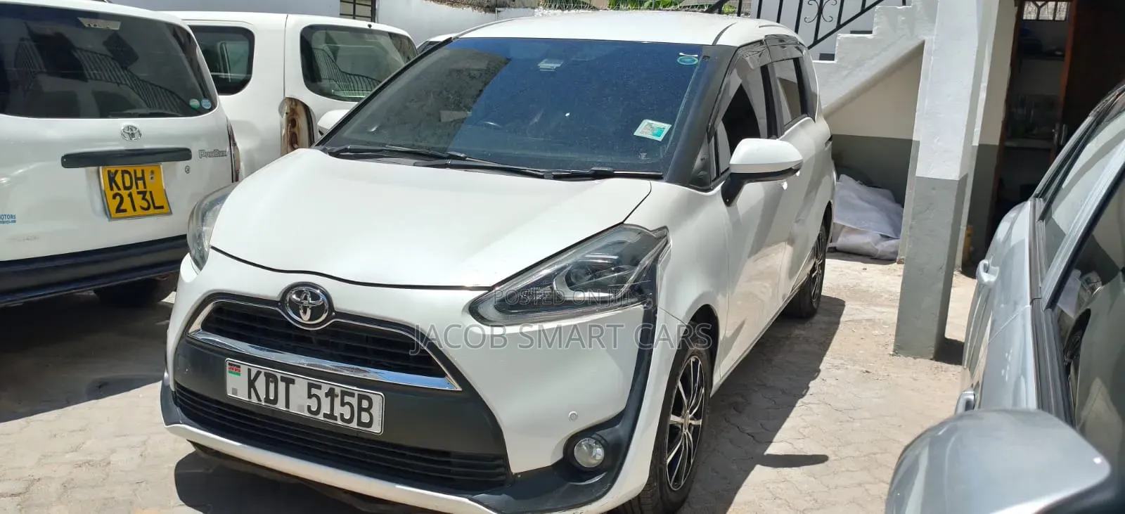 Toyota Sienta 2018 White