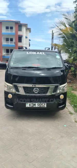 Nissan Caravan (Urvan) 2017 Black