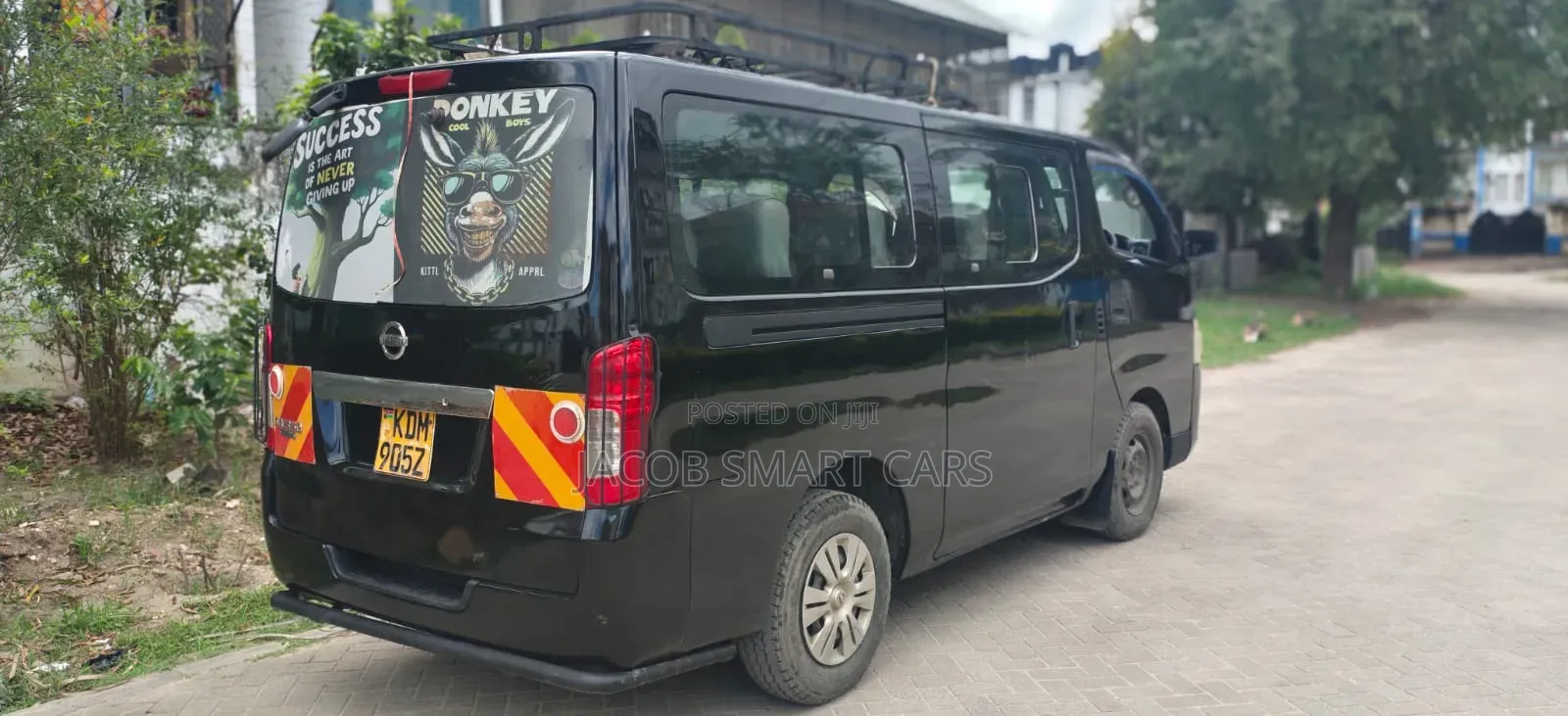 Nissan Caravan (Urvan) 2017 Black
