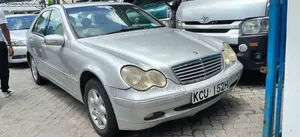 Mercedes-Benz C200 2023 Silver