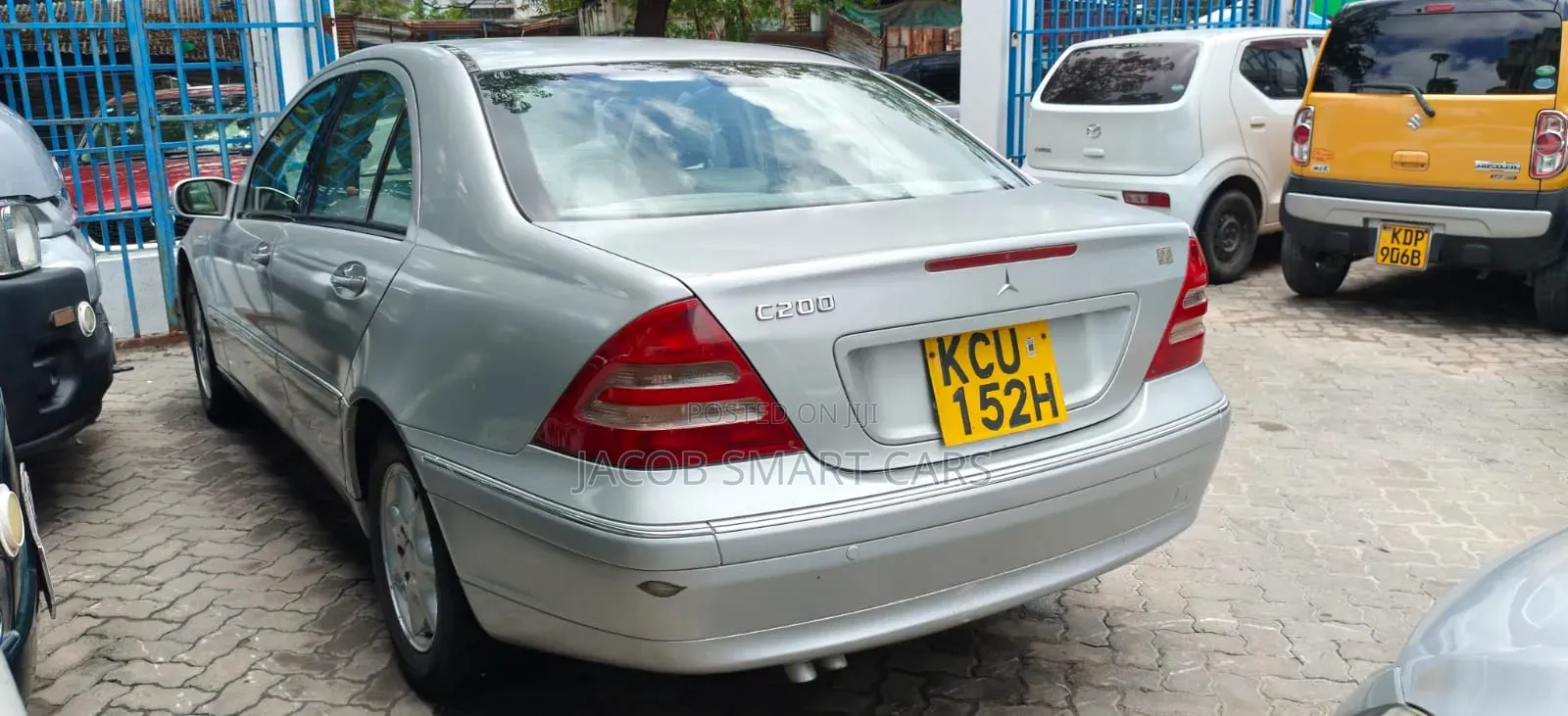 Mercedes-Benz C200 2023 Silver