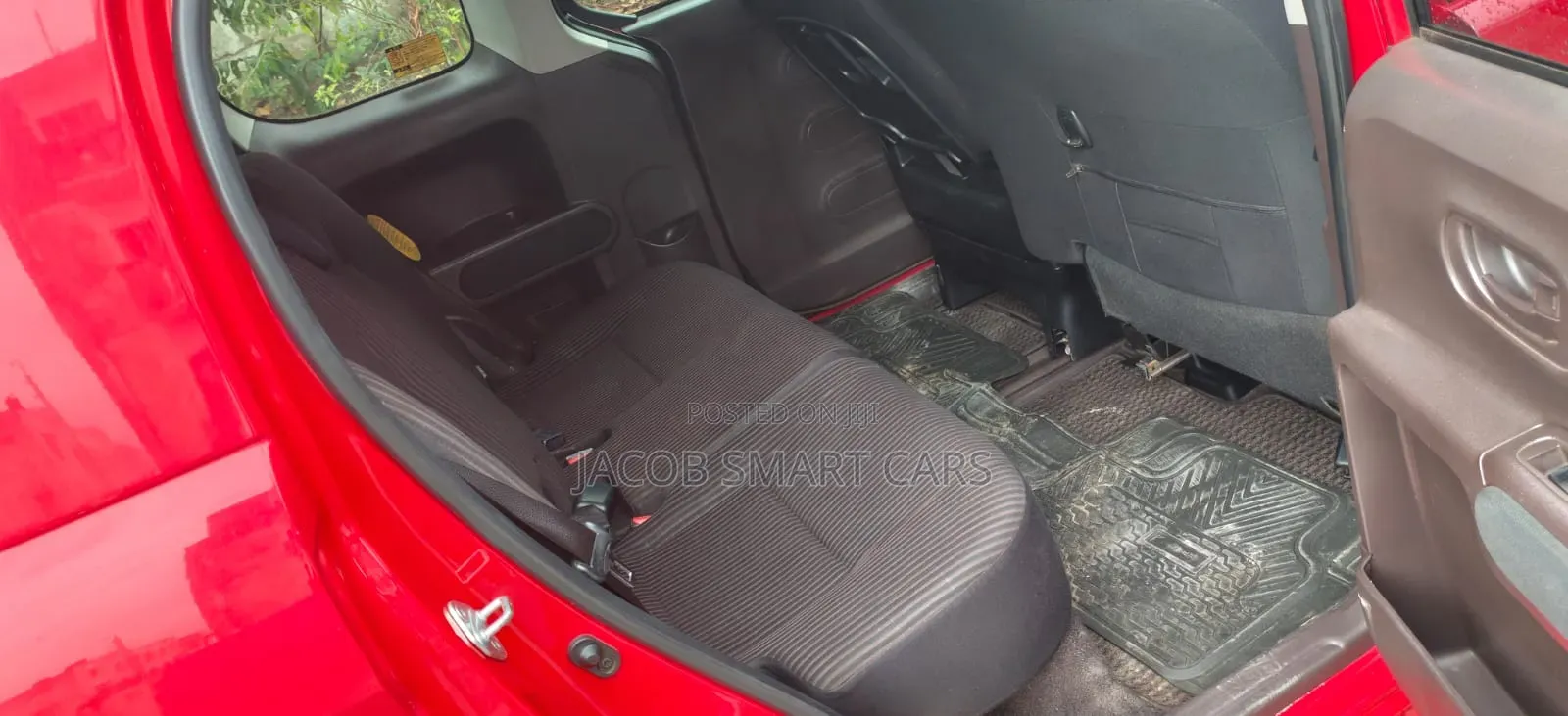 Toyota Porte 2015 Red