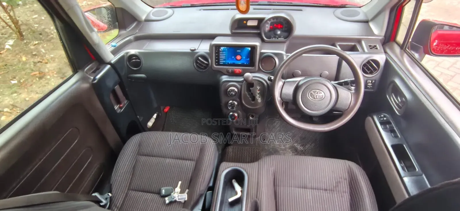 Toyota Porte 2015 Red