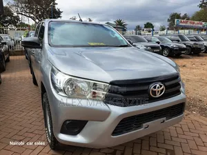 Toyota Hilux 2019 Silver