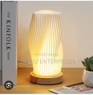 Wavy Vase Lamp