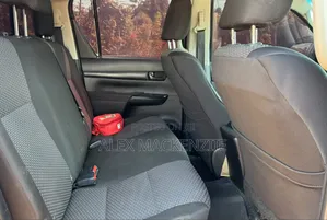 Toyota Hilux 2019 Silver