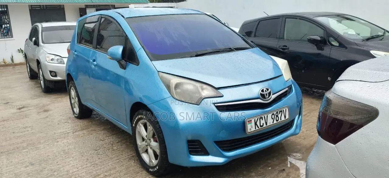Toyota Ractis 2012 Blue