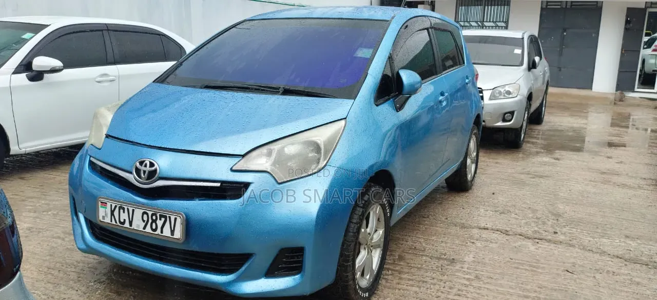 Toyota Ractis 2012 Blue